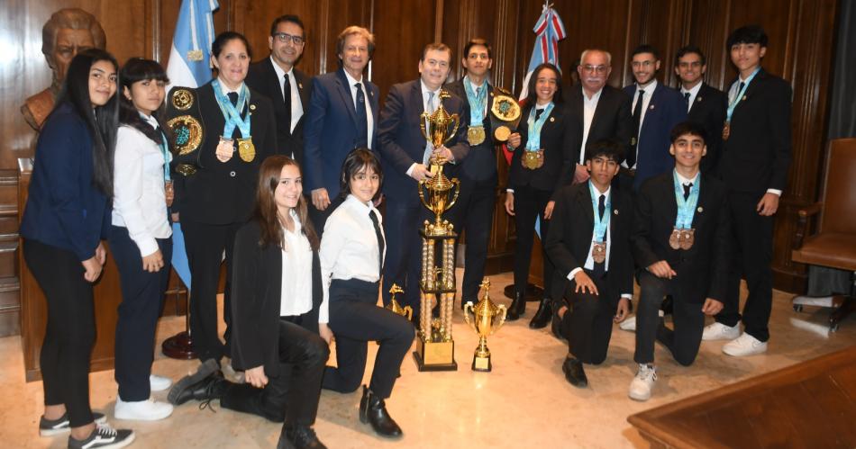 Silva Neder ratificoacute un proyecto que invierte en educacioacuten salud viviendas