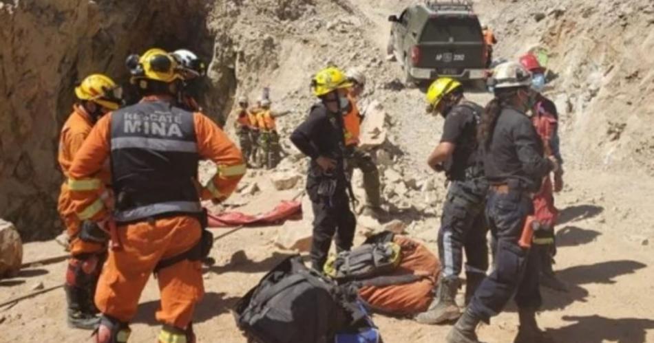 Al menos seis muertos y quince atrapados por derrumbe de una mina en Zimbabwe