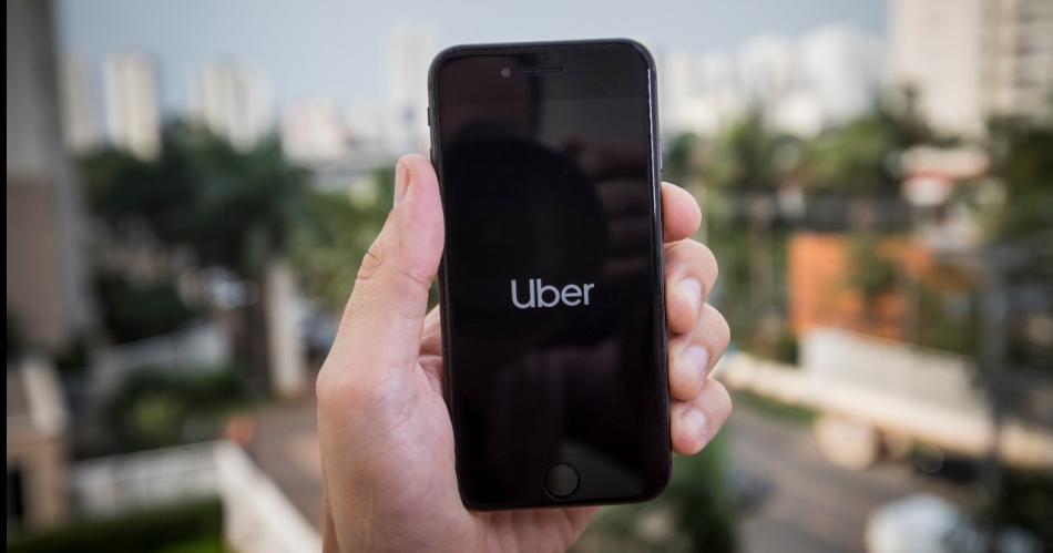Desde el mediodia comenzoacute a funcionar Uber en Santiago