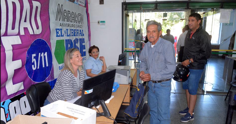 Los atletas y los colegios le ponen maacutes emocioacuten a El Maratoacuten de EL LIBERAL