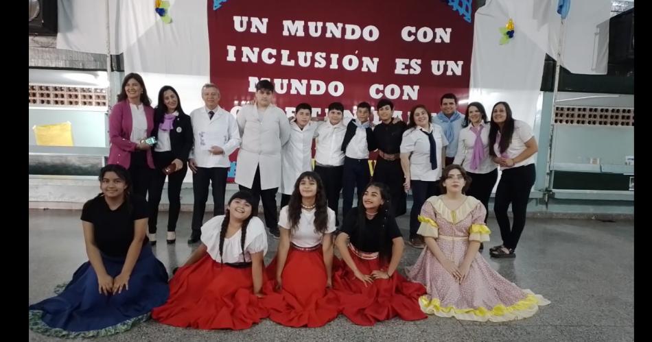 ACTO Las actividades se desarrollaron en el edificio de la Escuela Sarmiento con la participación de docentes alumnos y padres