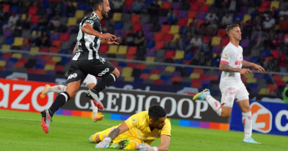 Central Coacuterdoba derrotoacute con jerarquiacutea a Unioacuten en el Madre de Ciudades