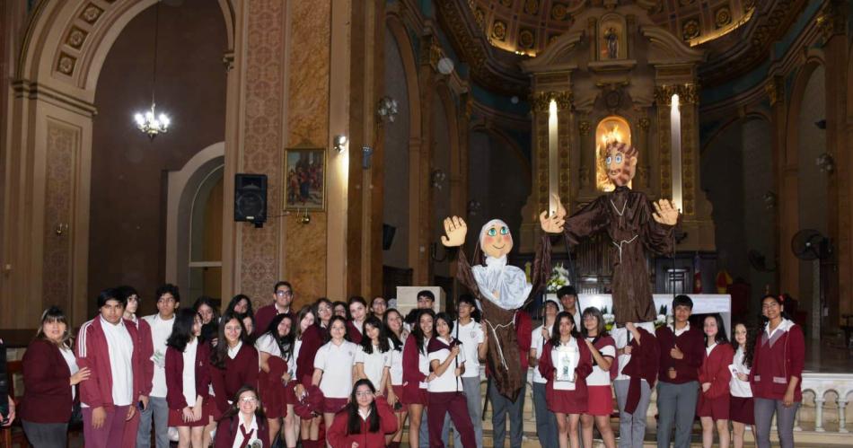 Alumnos del Colegio Franciscanas hicieron actividades por el proyecto Ser Santo ser Luz