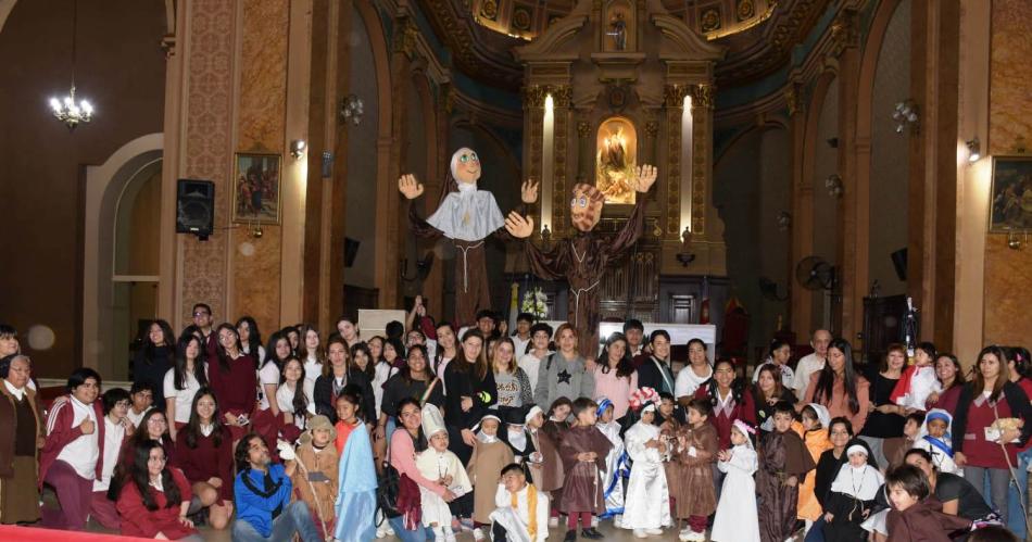 Alumnos del Colegio Franciscanas hicieron actividades por el proyecto Ser Santo ser Luz