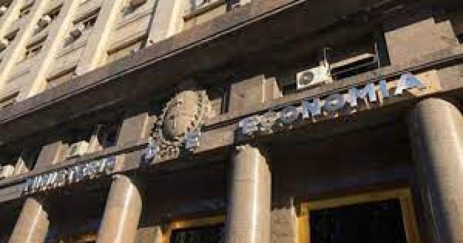 Desde 1961 Argentina solamente tuvo seis antildeos de superaacutevit fiscal