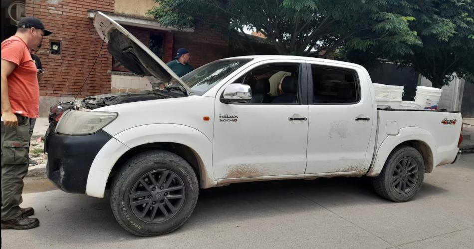 REQUISA Por orden de la Fiscalía de turno los uniformados de la División Automotores requisaron el rodado en el que circulaban