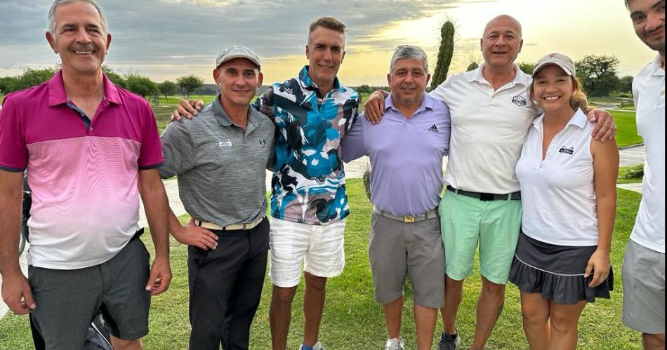 Gabriel Batistuta visitoacute el Termas Golf Club