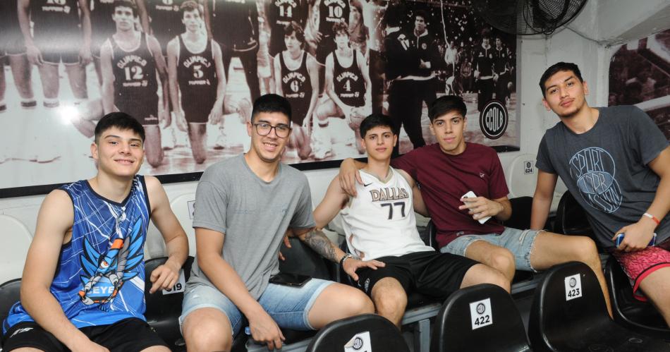 NOCHE DE BAacuteSQUET FEMENINO EN EL CLUB OLIacuteMPICO