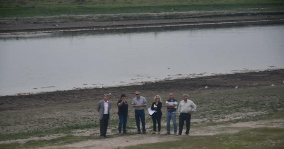 Iniciaraacuten acciones penales por la mortandad de peces en el embalse de Riacuteo Hondo