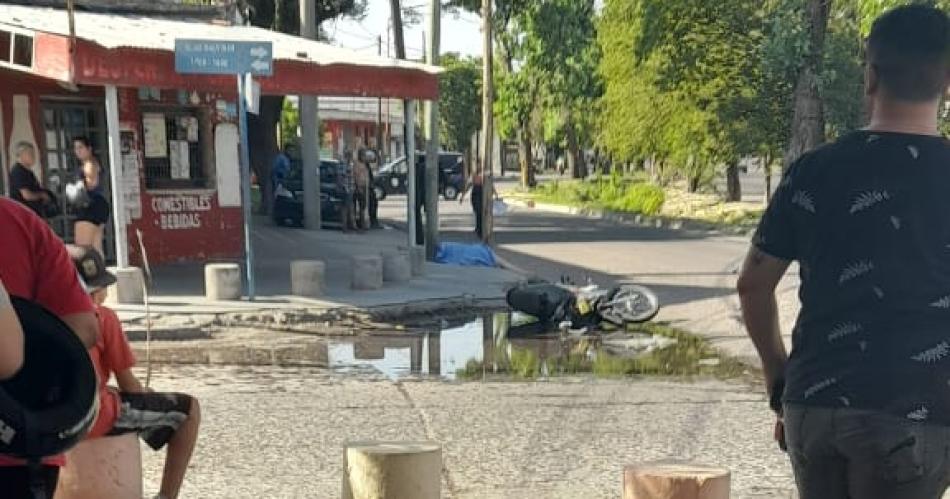 Tragedia- Una mujer perdioacute la vida a caer de su moto
