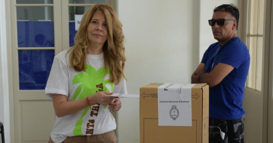 OMill instoacute a que el voto de los santiaguentildeos sea positivo