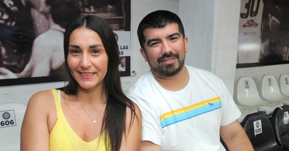 EL PUacuteBLICO SANTIAGUENtildeO ALENTOacute A OLIacuteMPICO FRENTE A UNIOgraveN