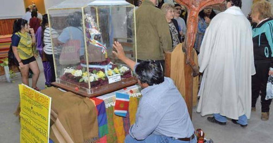 Bendicioacuten de transportes en la parroquia de Sumampa