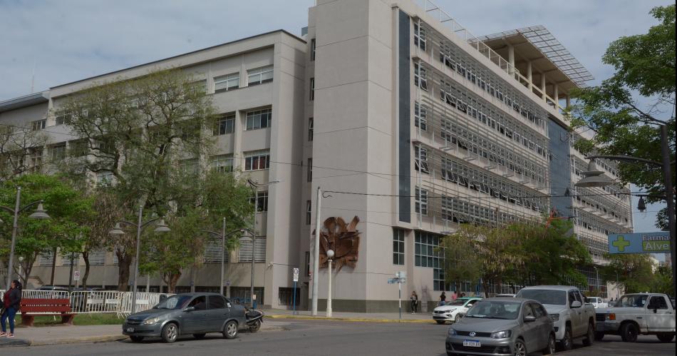 Siete antildeos de caacutercel para pareja que acuchilloacute a un joven