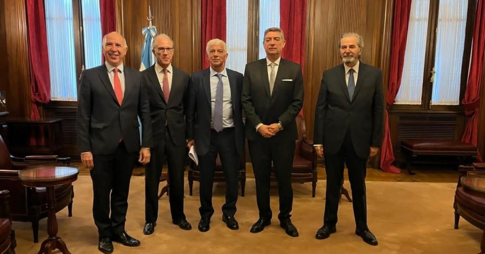 Seguacuten Cuacuteneo Libarona Milei desistiraacute del juicio poliacutetico a la Corte Suprema