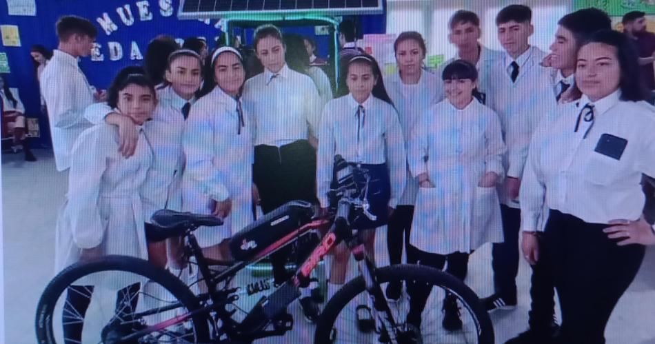 En Herrera presentaron una bicicleta eleacutectrica a base de energiacutea solar