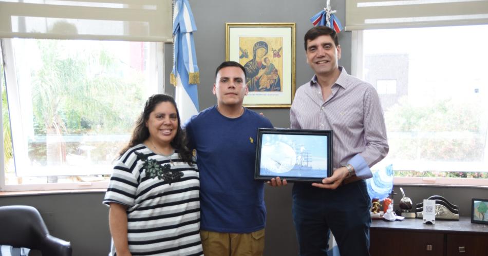 Mukdise fue visitado por termense que viajoacute en la Fragata Libertad