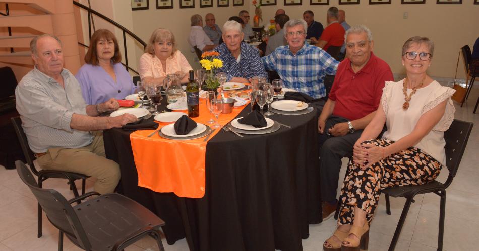 LAS INSTITUCIONES INICIAN EL CIERRE DE ANtildeO CON BRINDIS