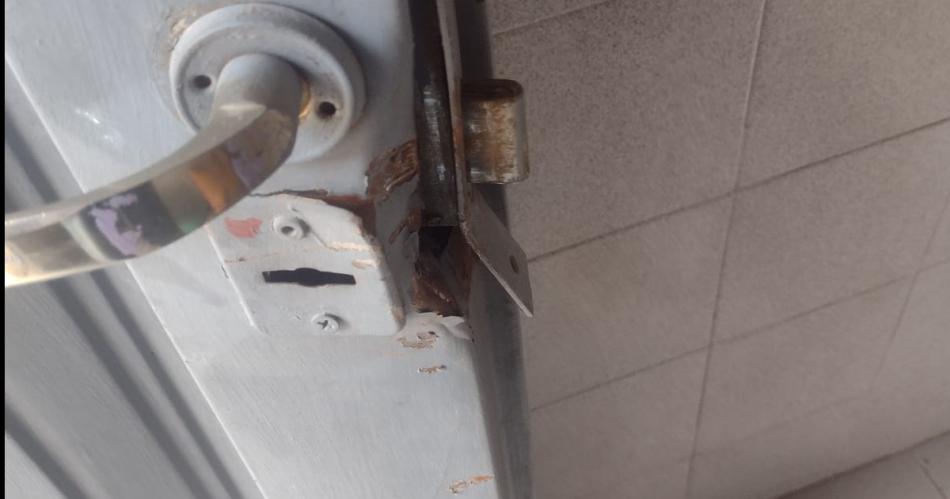 Ladrones se ensantildearon con una capilla del barrio Coloacuten