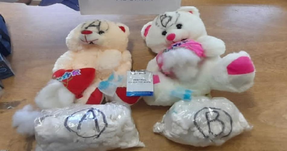 Planeaban mandar peluches impregnados con cocaiacutena liacutequida a Hong Kong