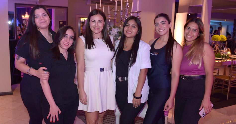 LA CADENA NH SE PRESENTOacute EN SOCIEDAD CON UNA CENA