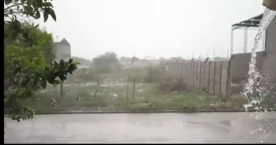 Una fuerte tormenta causoacute anegamientos en la ciudad