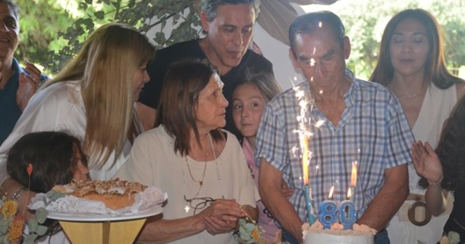 Salavina de fiesta- Mario Garnica el patriarca de Barrancas cumplioacute 80 antildeos