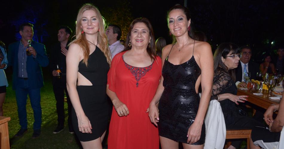 LOS MEacuteDICOS CELEBRARON SU DIacuteA CON UNA CENA