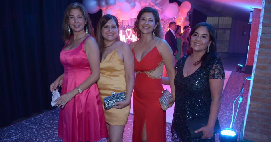 LOS MEacuteDICOS CELEBRARON SU DIacuteA CON UNA CENA