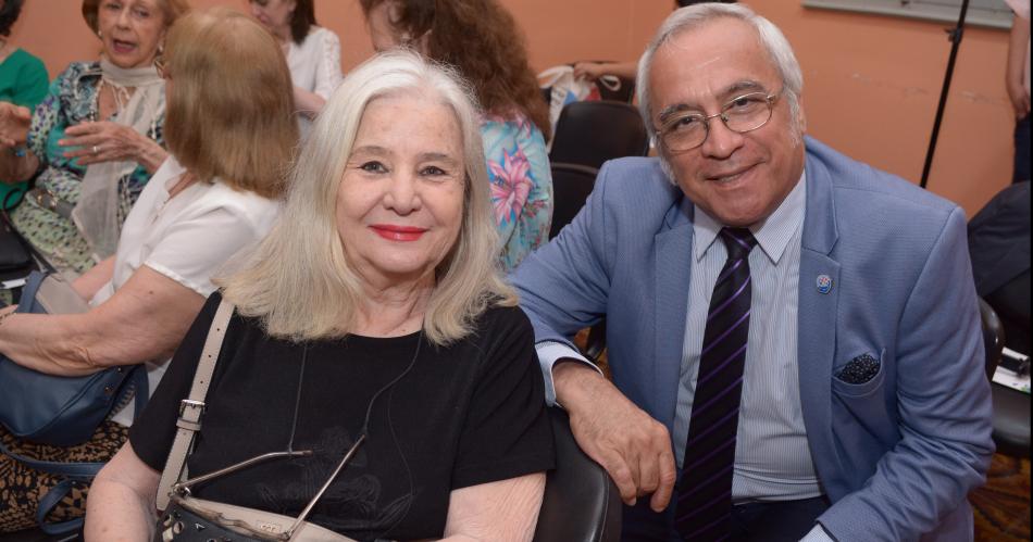 UN FESTIacuteN LITERARIO EN HOMENAJE A BETTY ALBA