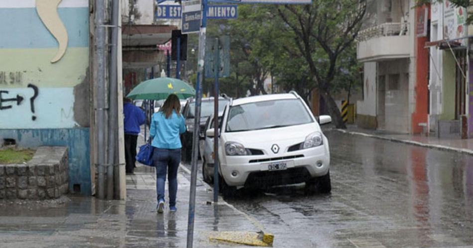 iquestSeguiraacuten las lluvias Aquiacute el pronoacutestico para este martes en Santiago