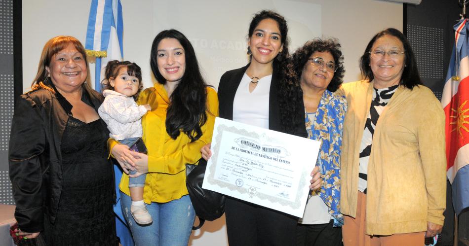 ACTO ACADEacuteMICO POR EL DIacuteA DEL MEacuteDICO