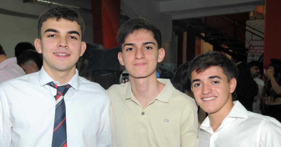 ASICANA VIVIOacute SU NOCHE DE EGRESADOS CON UN EMOTIVO ACTO