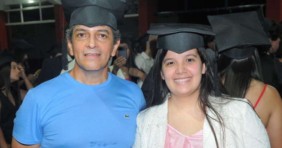 ASICANA VIVIOacute SU NOCHE DE EGRESADOS CON UN EMOTIVO ACTO