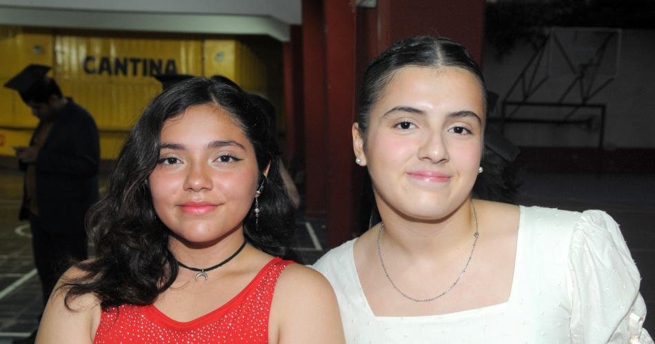 ASICANA VIVIOacute SU NOCHE DE EGRESADOS CON UN EMOTIVO ACTO