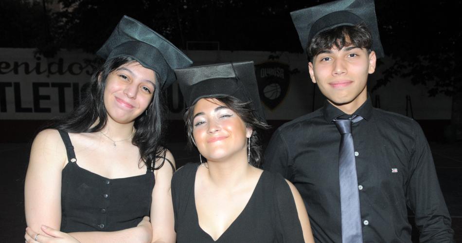 ASICANA VIVIOacute SU NOCHE DE EGRESADOS CON UN EMOTIVO ACTO