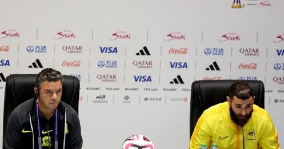 Gallardo les metioacute presioacuten a sus dirigidos en el debut