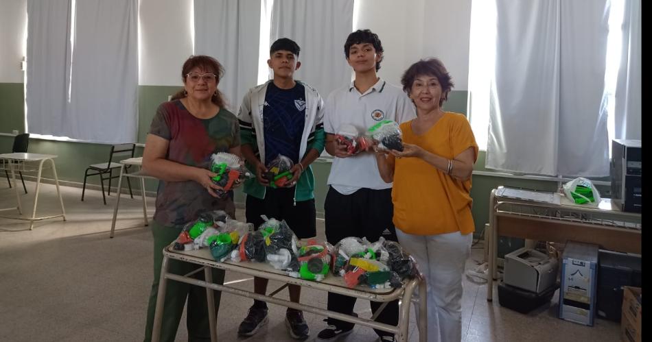 Entregaraacuten dispositivos 3D a nintildeos con artritis idiopaacutetica juvenil