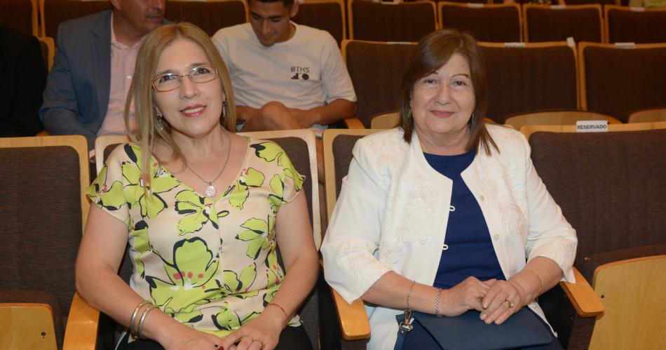 EL CYAC ENTREGOacute LOS PREMIOS CHANGUITOS A SANTIAGUENtildeOS DESTACADOS