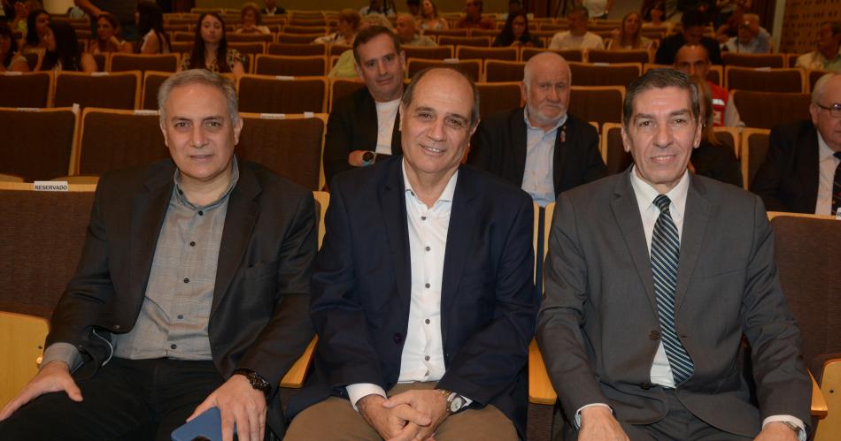 EL CYAC ENTREGOacute LOS PREMIOS CHANGUITOS A SANTIAGUENtildeOS DESTACADOS