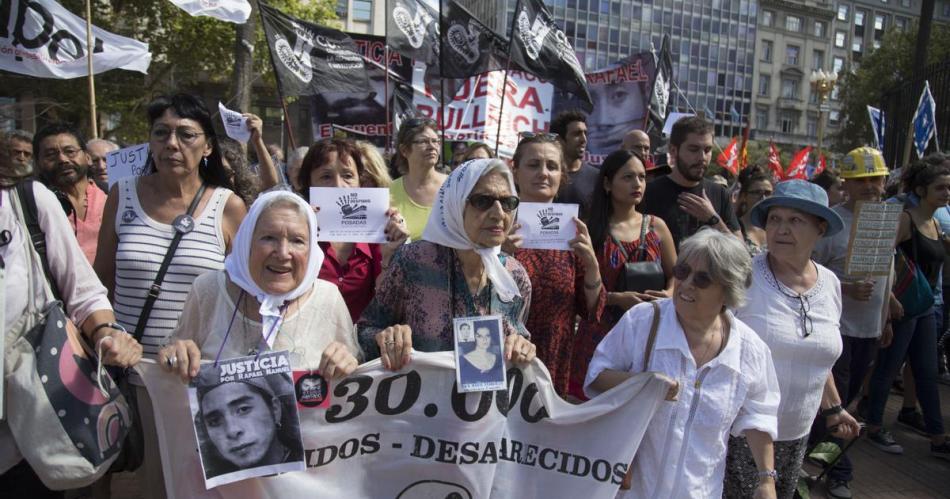 Madres de Plaza de Mayo contra el protocolo de Bullrich- Violento y fascista