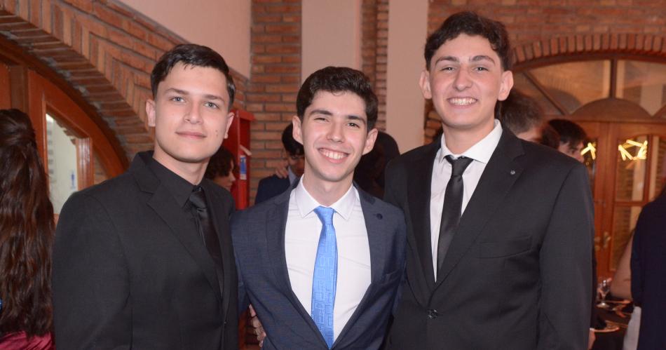 EGRESADOS DEL INSTITUTO SAN PEDRO NOLASCO