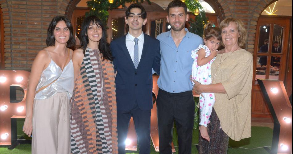 NOCHE DE EGRESO DEL COLEGIO HERMANO HERMAS 