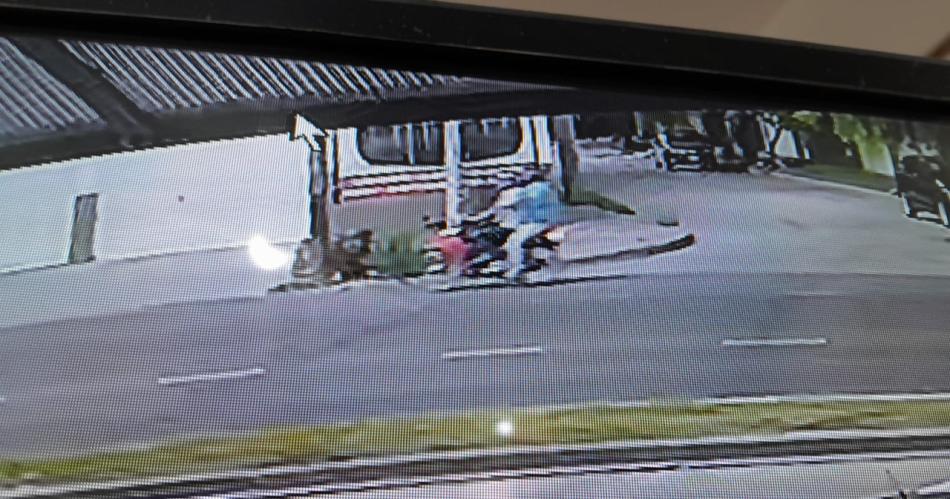 EN ACCIÓN- Los presuntos motochorros que sumieron a Canllo e hija en una odisea de balas gritos y amenazas
