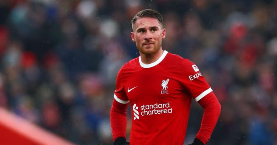 REAPARICIÓN Alexis Mac Allister est en condiciones de jugar esta tarde en el Liverpool