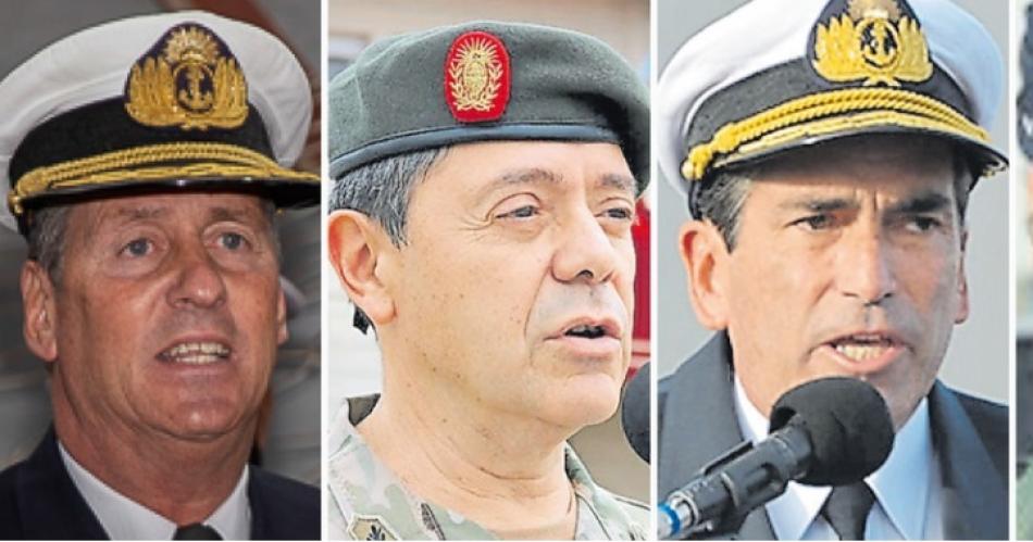 Milei pasoacute a retiro a 22 generales y nombroacute a Presti como jefe del Ejeacutercito