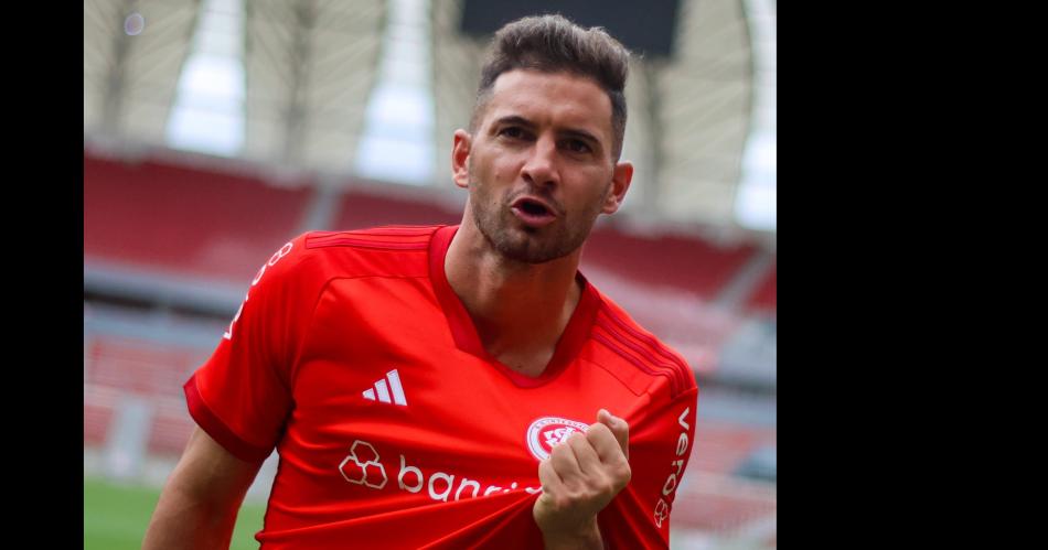 Lucas Alario fue presentado como nuevo refuerzo del Inter de Porto Alegre