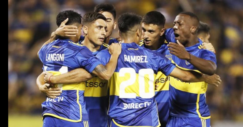 Ezequiel Bullaude en el comienzo del encuentro marcó el nico gol de la noche en el Padre Martearena