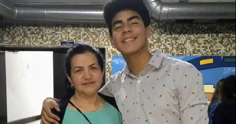 Extrantildeo terriblemente a mi hijo lamentoacute la madre de Fernando Baacuteez Sosa