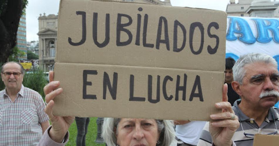 Jubilados se manifestaraacuten frente a la Legislatura Provincial en rechazo al DNU